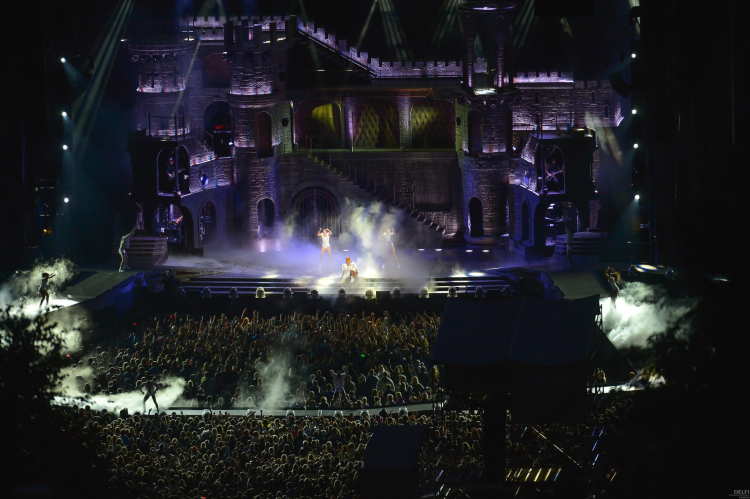 056.jpg